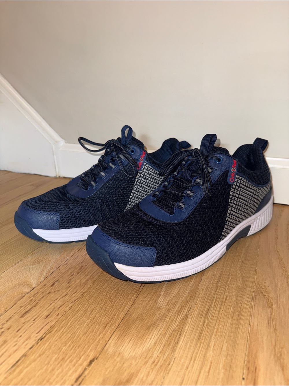 OrthoFeet Edgewater Men's Navy and White Mesh Lace-Up Sneakers (Sz 11.5)